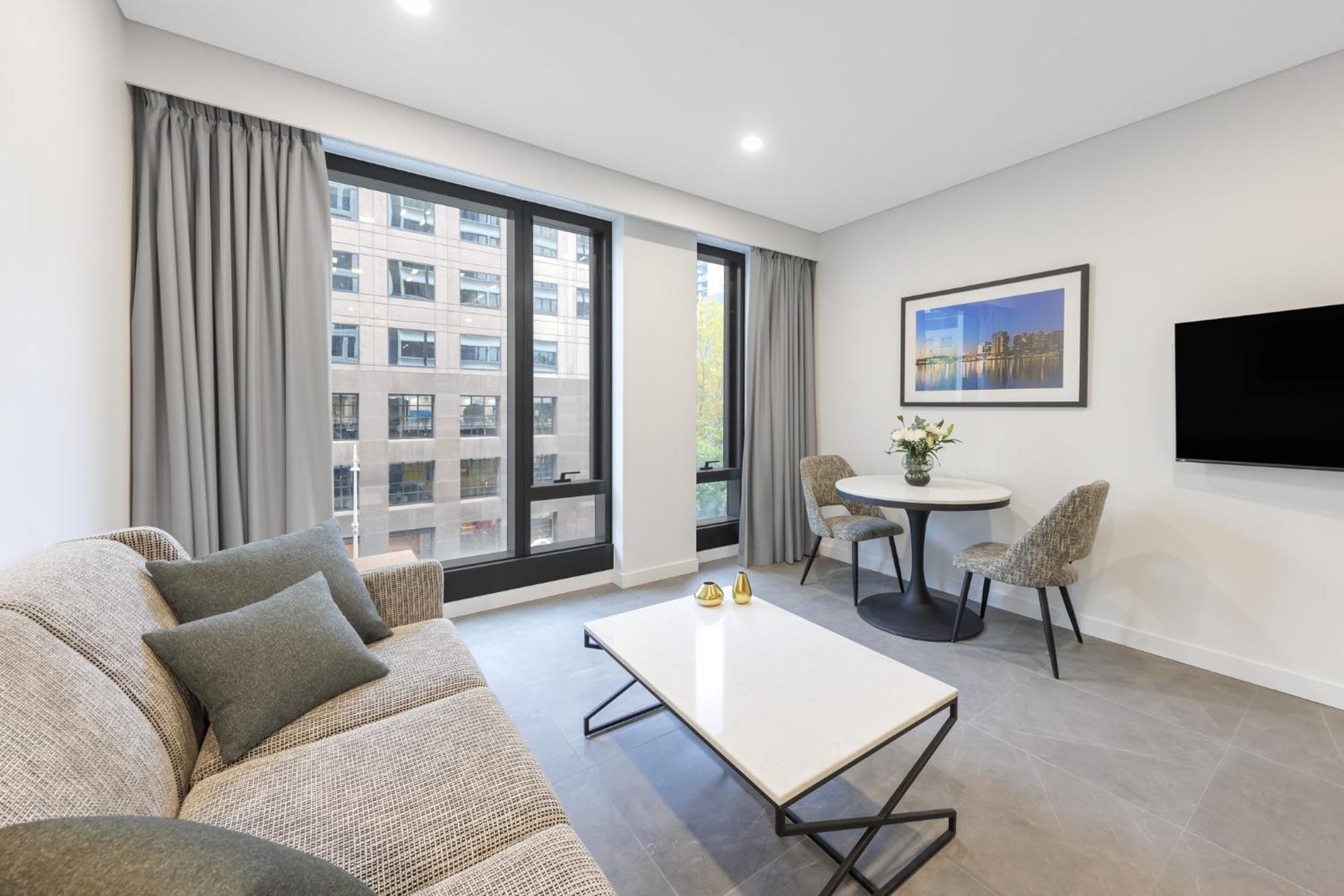 Meriton Suites Мельбурн Екстер'єр фото A staged apartment at The Standard